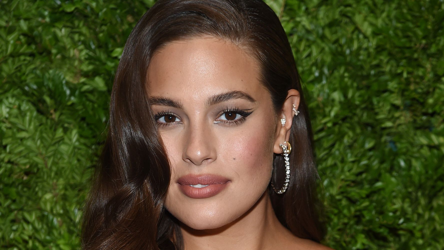 Ashley Graham Embraces Post-Baby Stretch Marks In Beautiful Instagram Pic