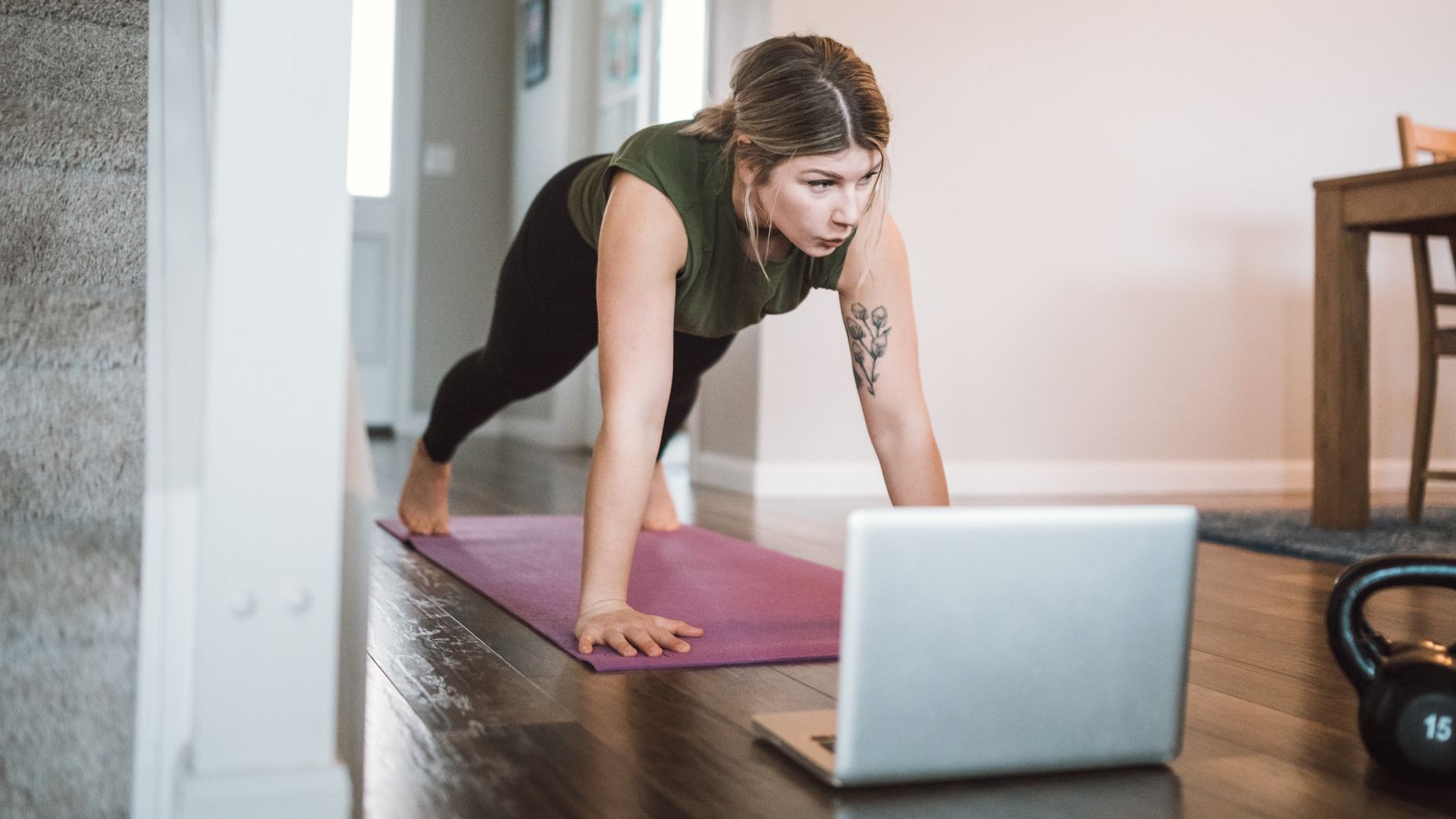 17 Common Exercise Mistakes People Make When Working Out At Home