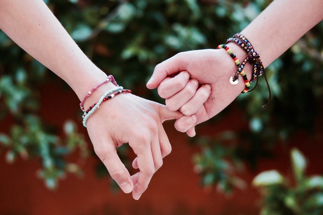 9-Year-Old Girl Sells Friendship Bracelets, Raises $50K to Help Residents of Minneapolis