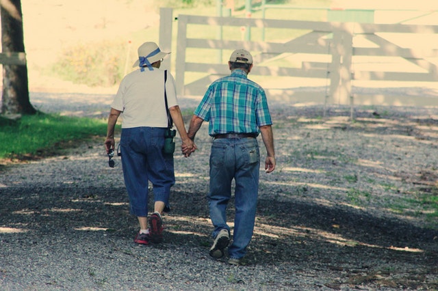 Married Couple for 76 Years Died From Coronavirus Two Weeks Apart