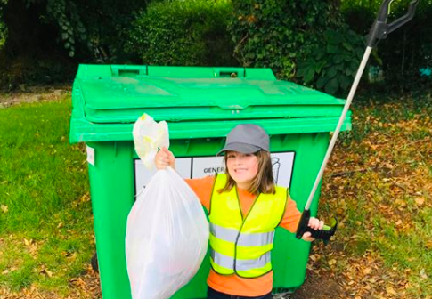 6-year-old girl wants to save the world from plastic [by litter-picking]