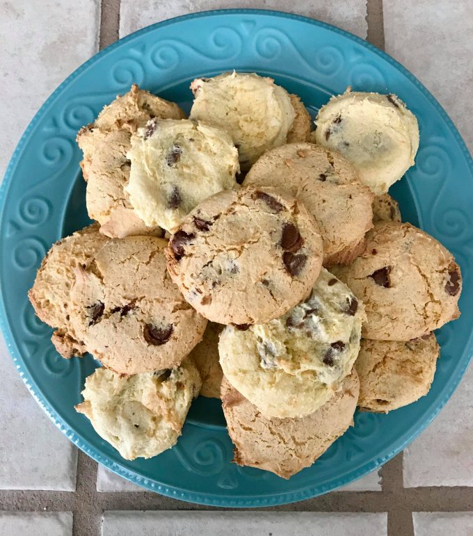 chocolate chip cake cookies