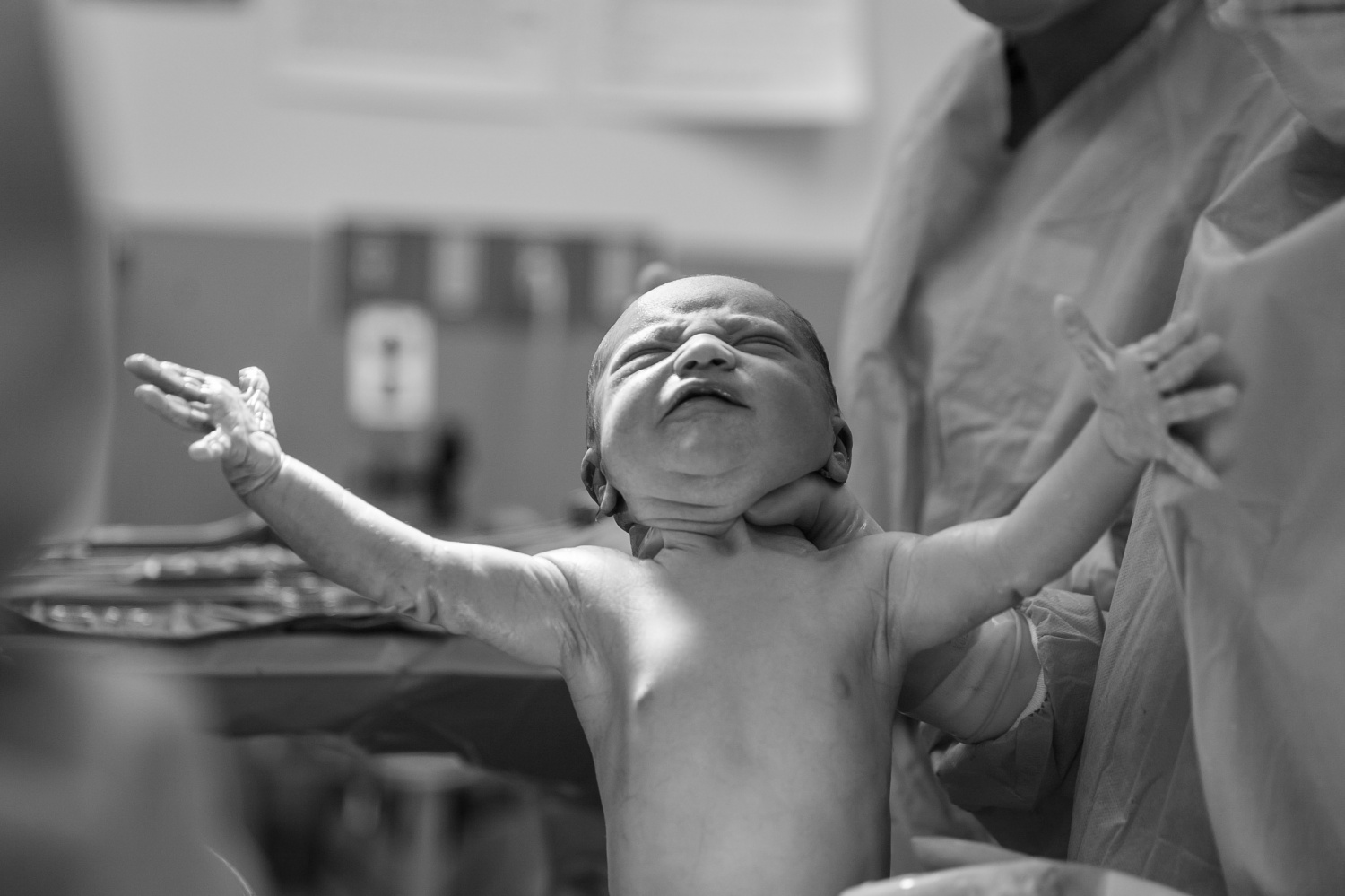 Water Birth: What Are the Pros and Cons You Need To Know?