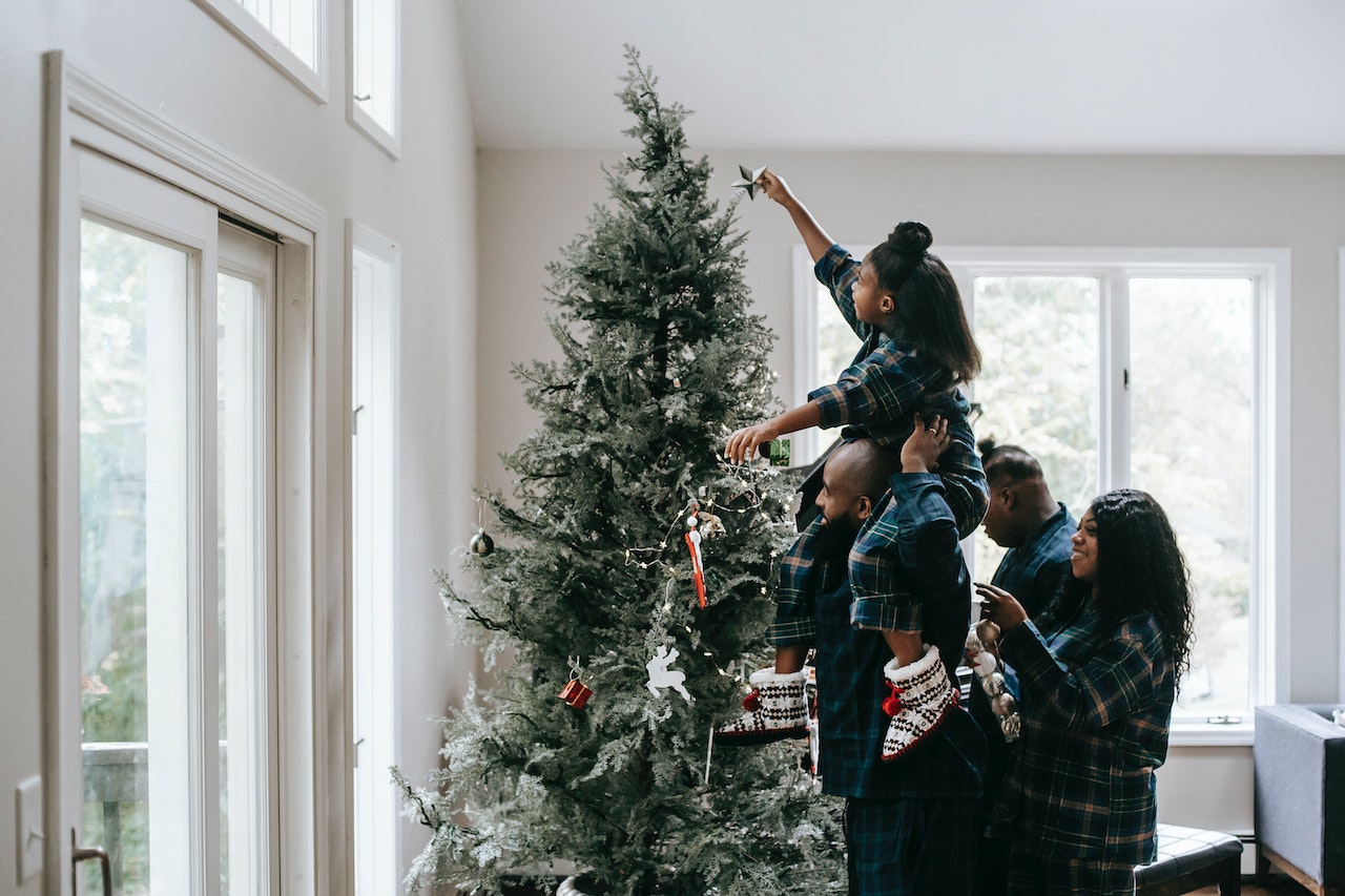 Best Christmas Traditions for a More Memorable Holiday With the Family