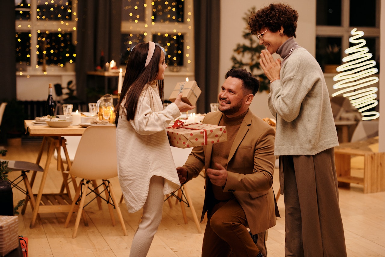 Co-Parenting Tips to Help Children Cope With the Holiday Season