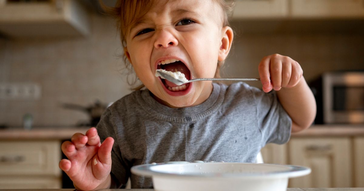 Dealing With Toddler Food Tantrums? These 5 ‘Pocket Phrases’ Will Help