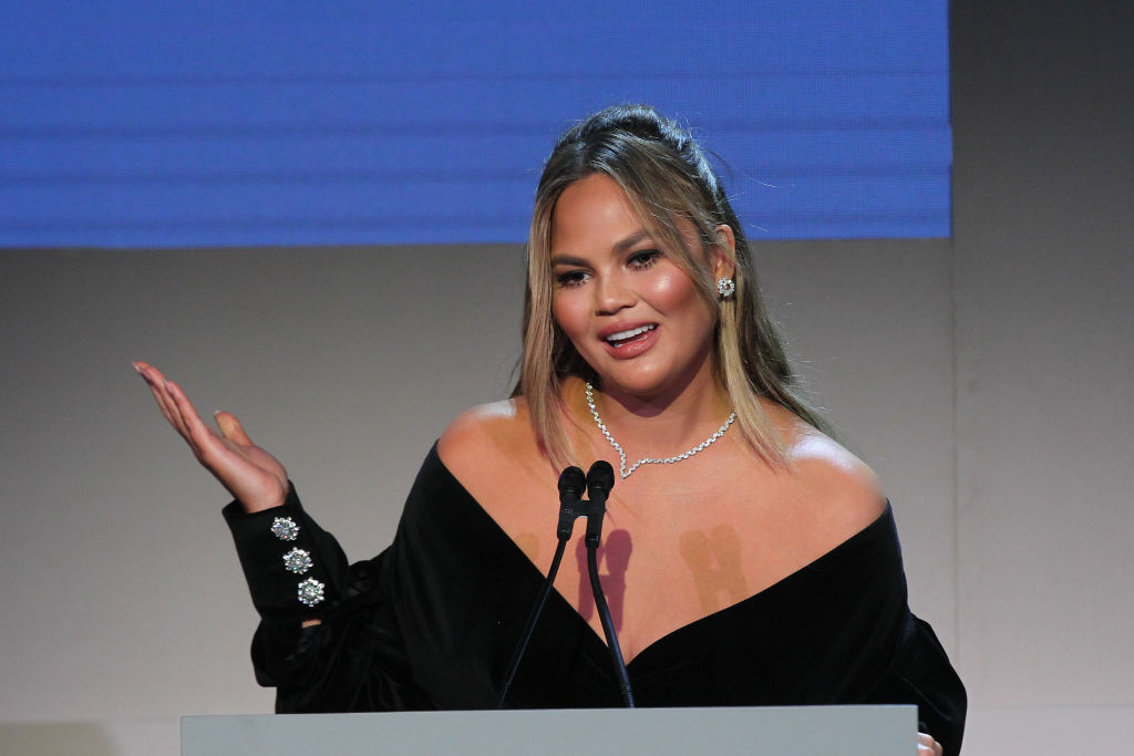 Chrissy Teigen Seeks Fans' Advice About Getting Bikini Wax While Pregnant