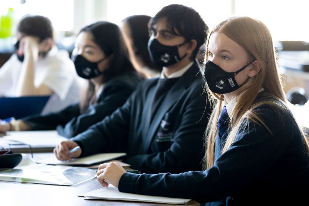 US Schools Require Students to Wear Masks as COVID-19 Cases Drastically Increase