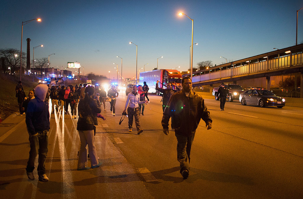 Chicago Highway Shooting Kills 1-Year-Old Girl, Two Teenagers