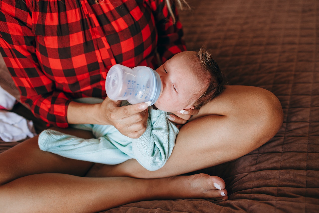 Water Intake Too Much for Babies Below Six Months: Parents are Being Warned as It Can Cause Death and Brain Damage