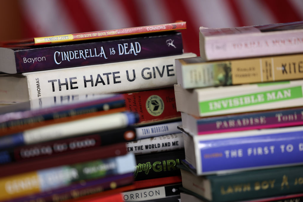 Texas County Leaders Avoid Library Shutdown After Public Outcry Against Book Ban in Llano