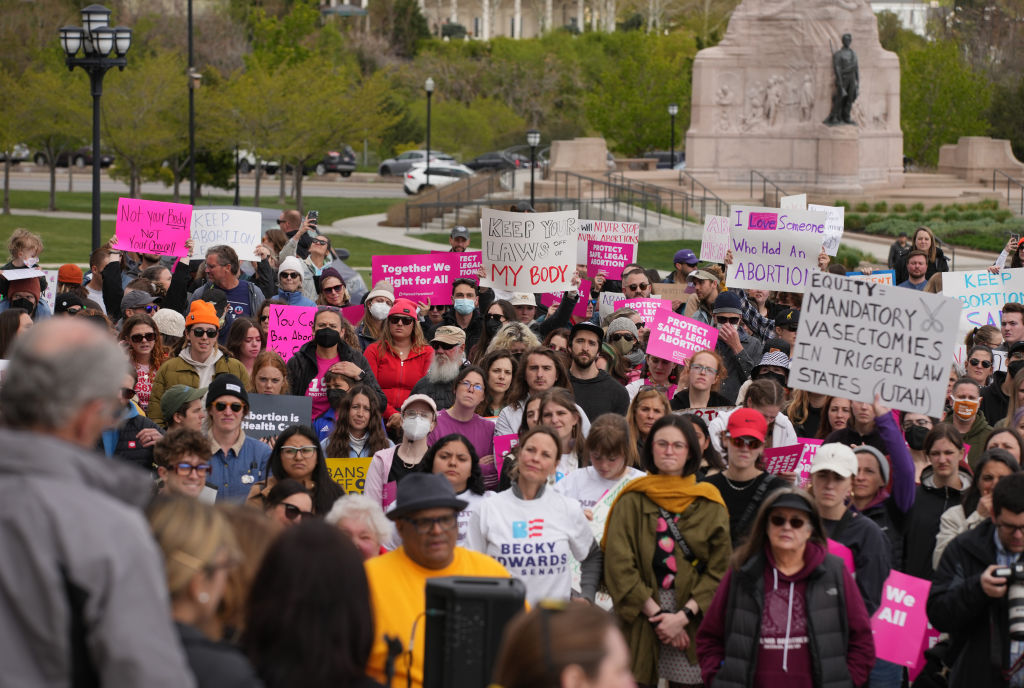 Utah Abortion Access Continues: Judge Blocks Controversial Ban on Clinics, Planned Parenthood Prevails