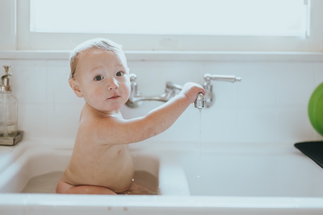 Bath Time Dilemma: The Pros and Cons of Daily Baby Baths