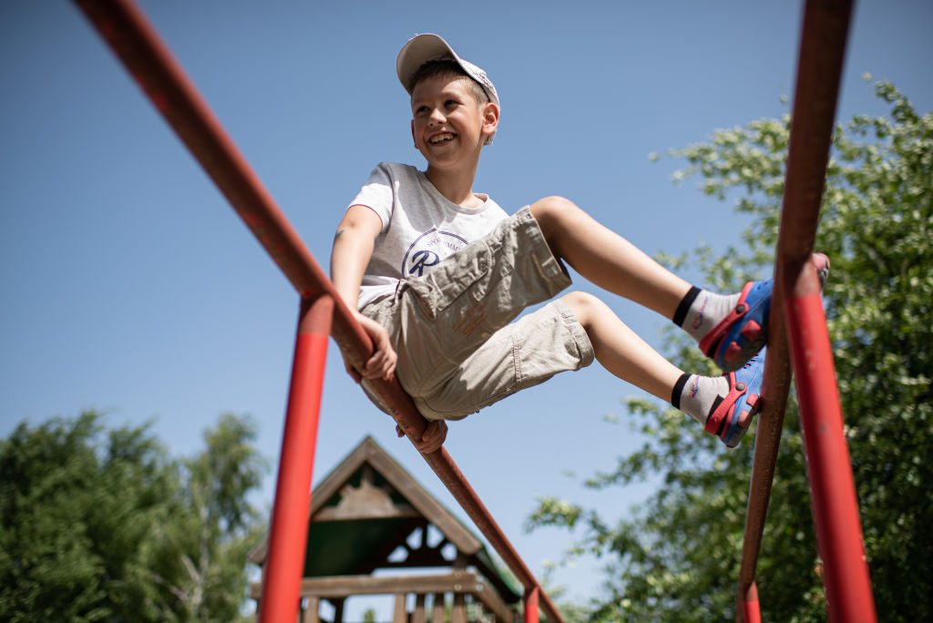 Raising Strong Kids: Essential Parent's Guide To Nurturing Strong Bones in Children