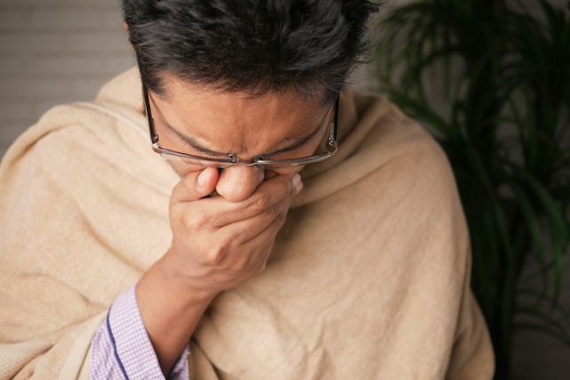Distinguishing Symptoms: A Doctor's Guide to Differentiating Between Cold, Flu, and COVID-19