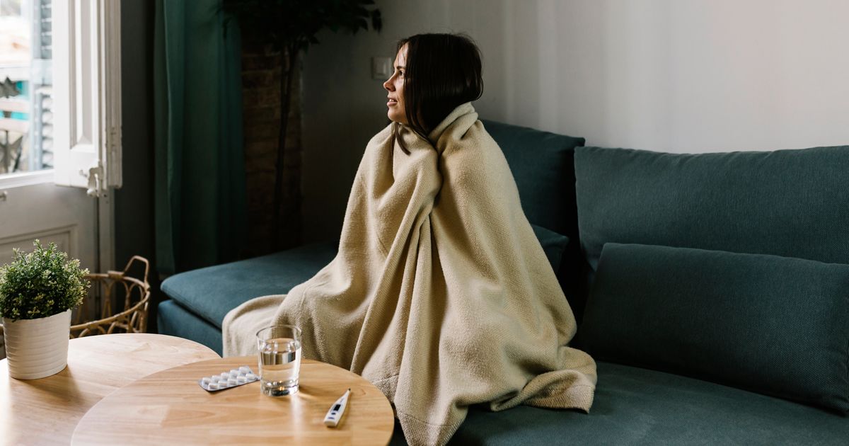 Are You Dealing With A 'Long Cold'? Here Are The 2 Biggest Signs.