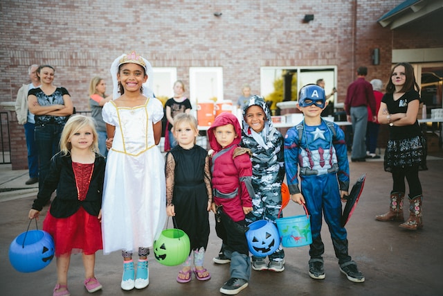 Botanical Gardens and Zoos Enhance Halloween Festivities as Outdoor Events Gain Traction with Kids