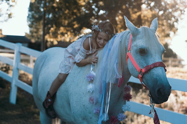 Utah Toddler Dubbed 'Tiny Horse Whisperer' Displays Exceptional Equestrian Bond at Age 2