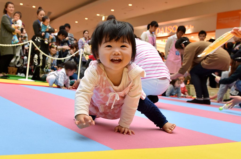 When Do Babies Start Crawling? Parent's Guide To Mobility Milestones