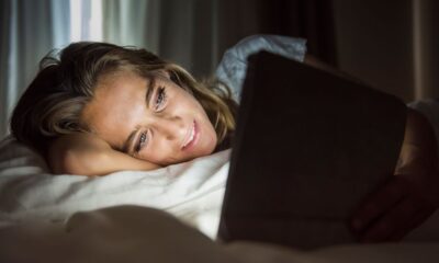 Read This If You Use An E-Reader Before Bed