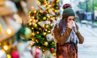 The Most Common COVID Symptoms Doctors Are Seeing This Holiday Season