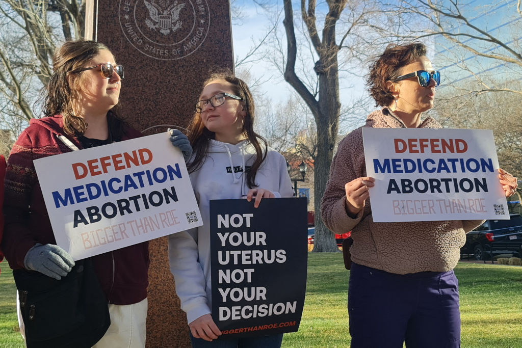 Texas Supreme Court Blocks Emergency Abortion for Pregnant Woman; Legal Battle Over Life-Threatening Pregnancy Intensifies