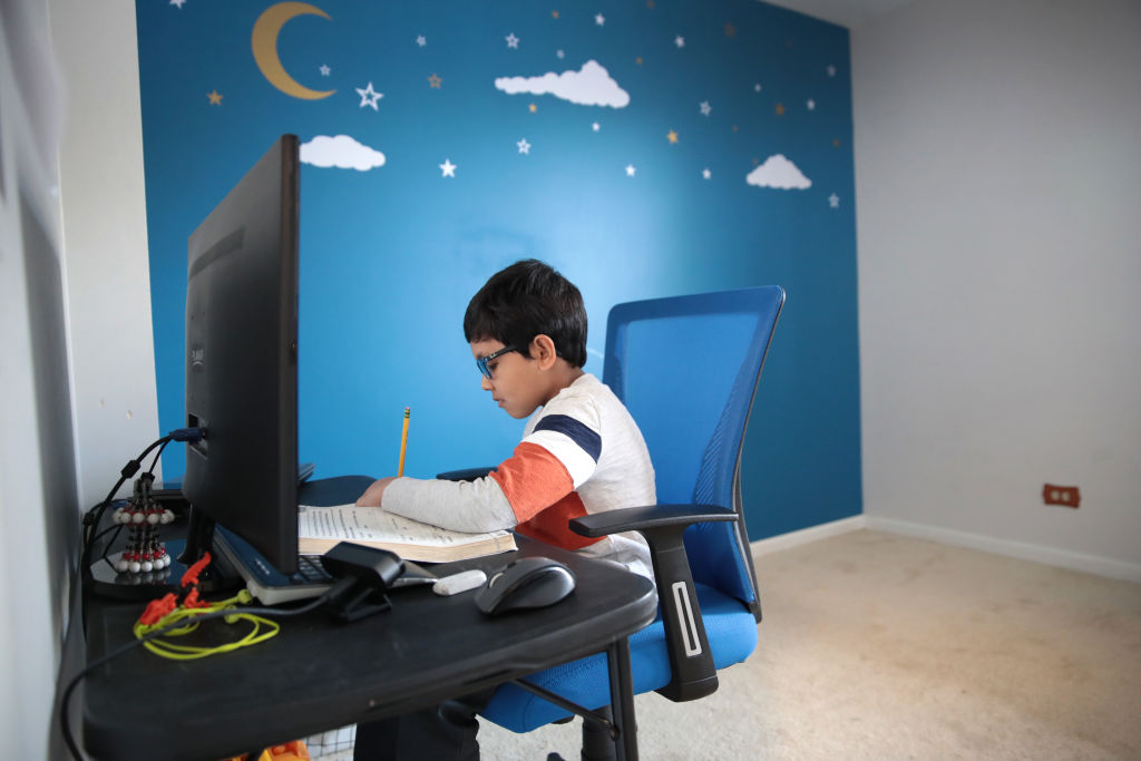 Top 5 Kids Desk Choices to Foster Learning and Creativity