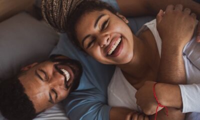 8 Things Happy Couples (Almost) Never Do