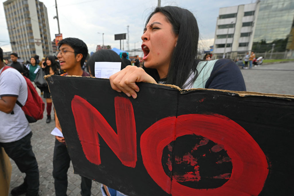 UT Austin Students Protest School's Decision to Lay Off Staff Over New DEI Ban