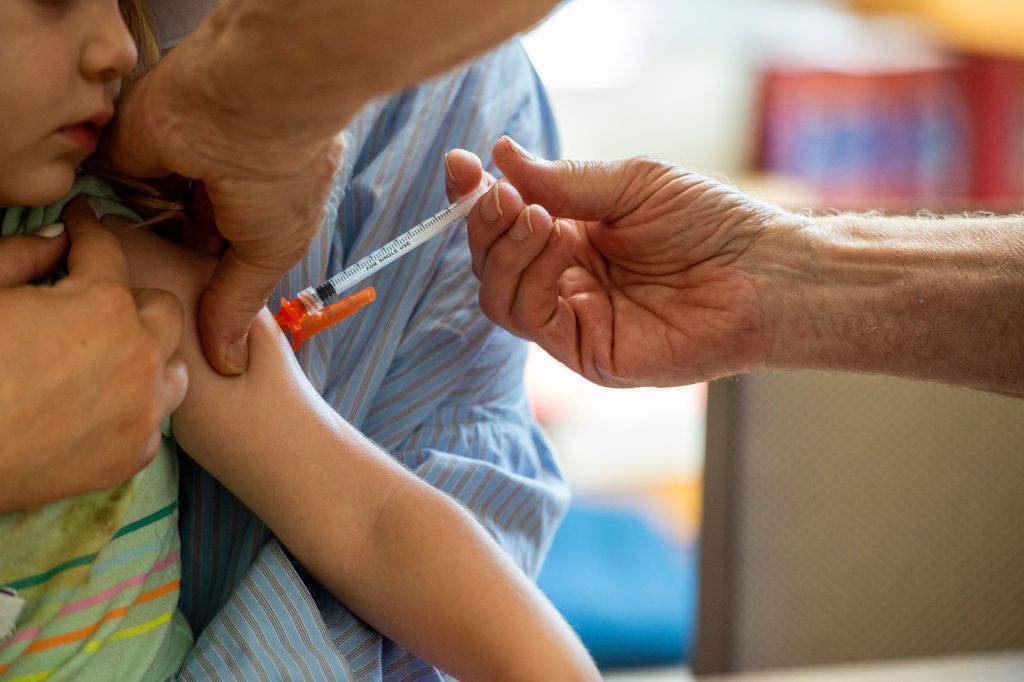 FDA Advises COVID Vaccine Update for KP.2 Strain Amid Rising Cases