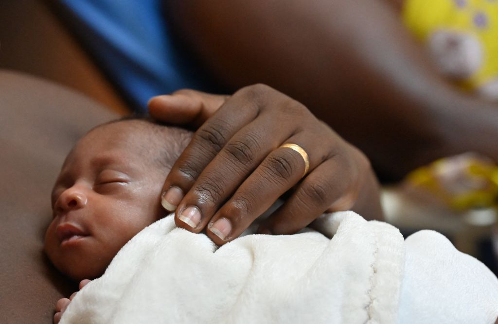 Woman With Cryptic Pregnancy Delivers Baby Boy in Golden Corral Restroom, Names Him After Restaurant