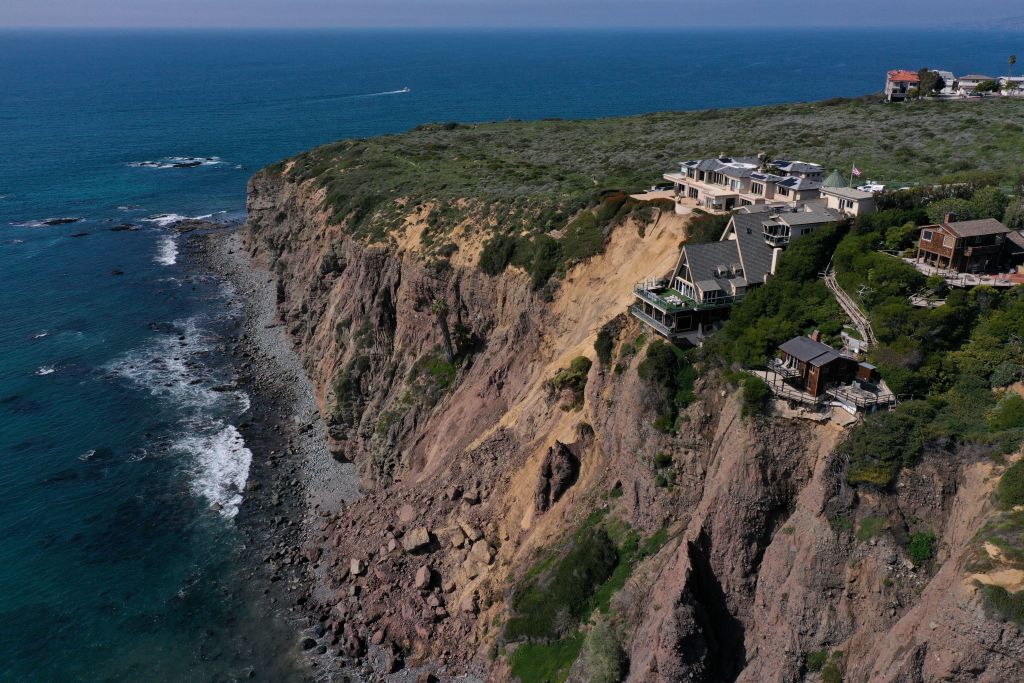 California Doctor Who Drove Family Off Cliff Ordered to Mental Health Treatment